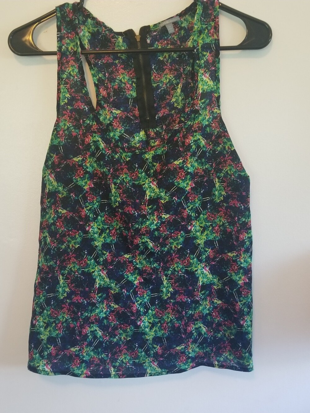 Charlotte Russe Abstract Print Sleeveless Blouse Top Size Medium